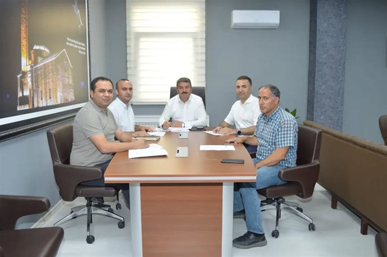 Yeni projeler üzerine bir istişare toplantısı 