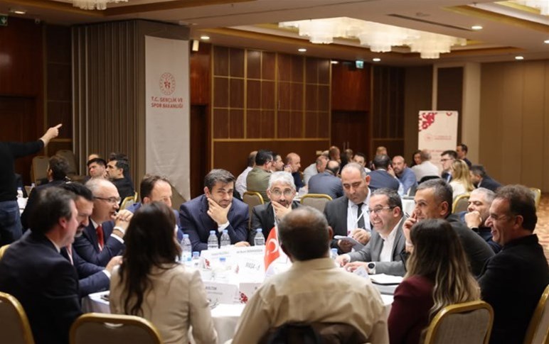 Gençlik Hizmetlerinde 2025 Değerlendirmesi Tamamlandı: 2026 Vizyonu Belirlendi