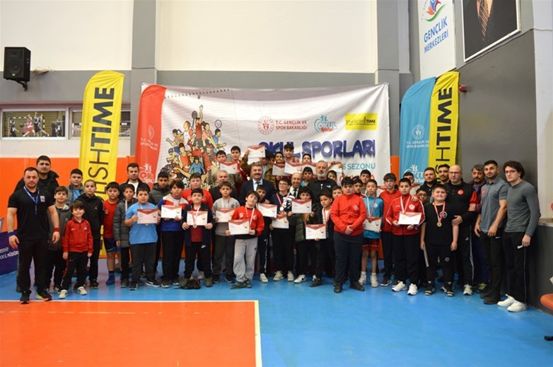  Minderin Yıldızları Parladı 